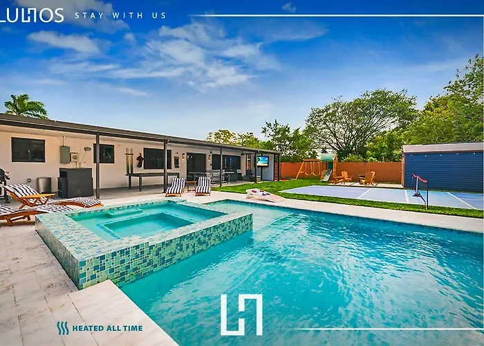 Luxury Getaway With Retreat Heated Pool And Jacuzzi L31