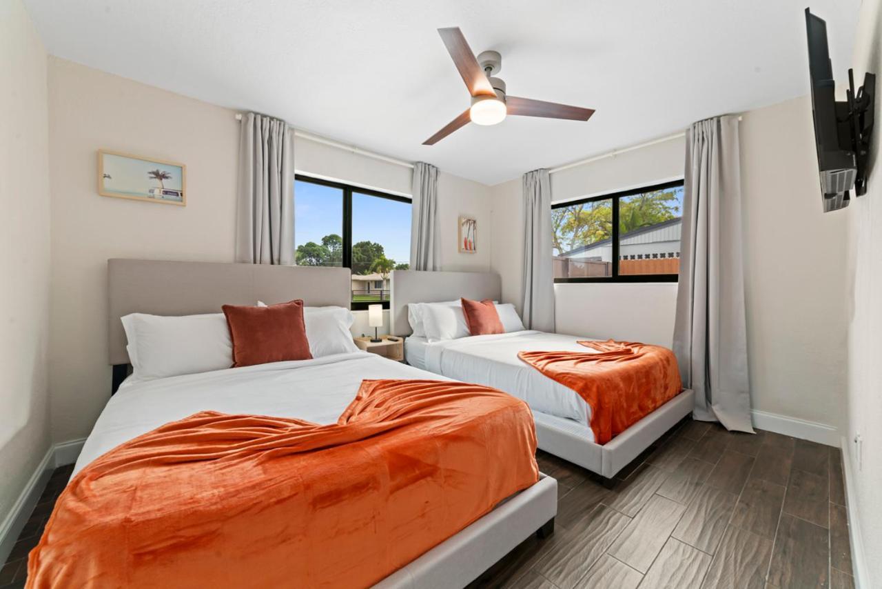 Luxury Getaway With Retreat Heated Pool And Jacuzzi L31 Holiday home Miami