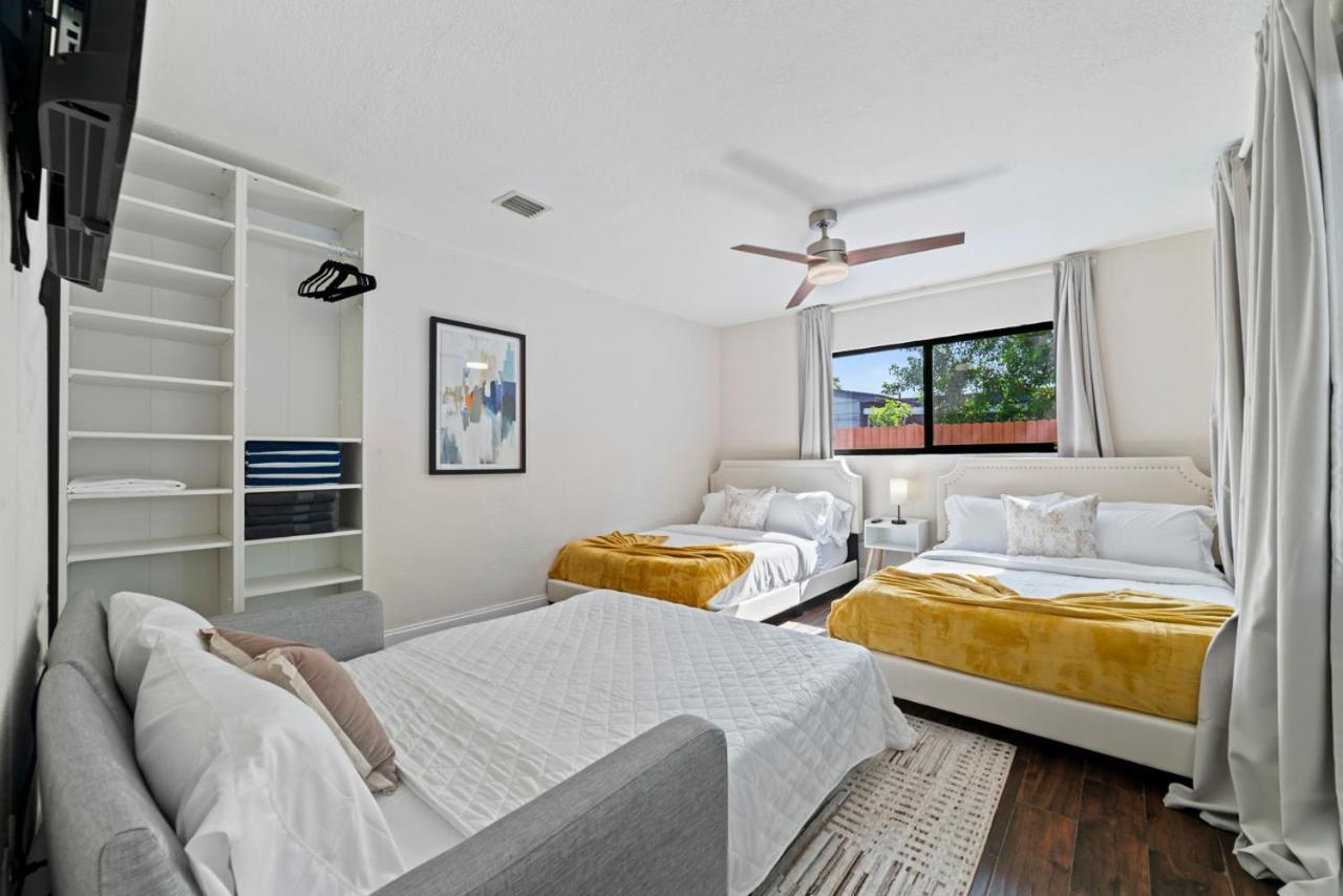 Luxury Getaway With Retreat Heated Pool And Jacuzzi L31 Holiday home Miami