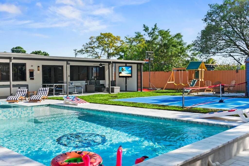 Luxury Getaway With Retreat Heated Pool And Jacuzzi L31 Miami