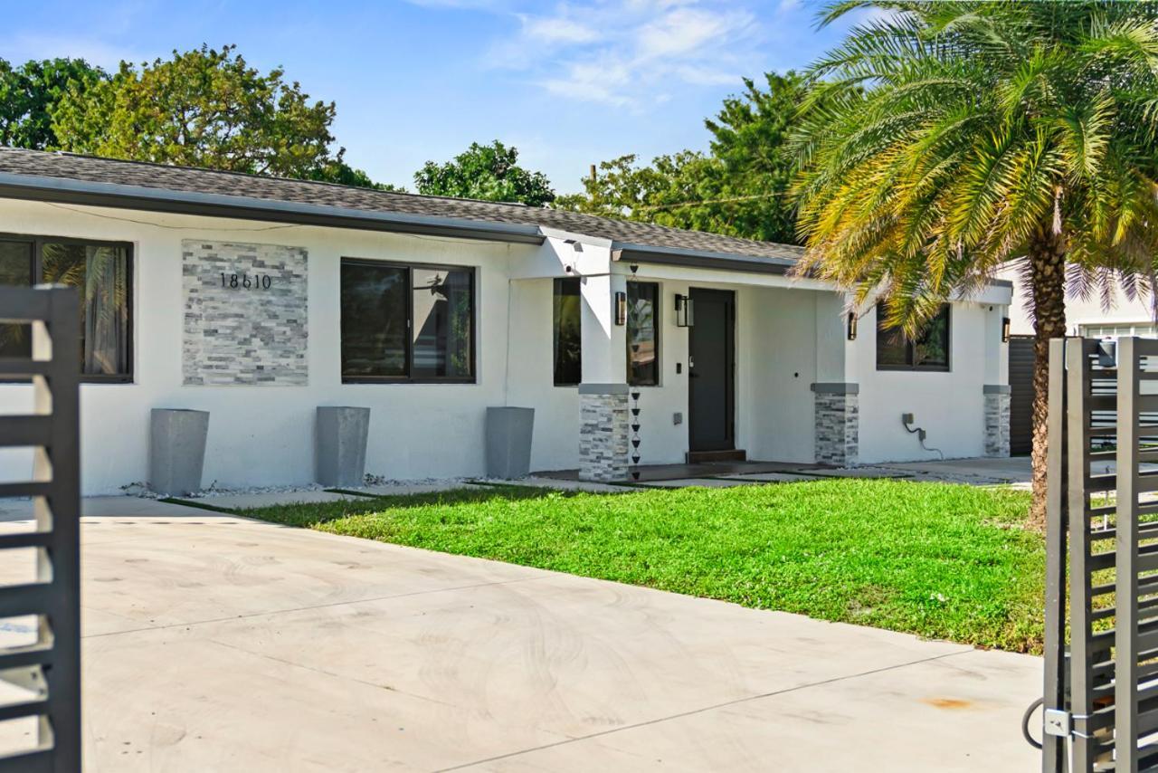 Luxury Getaway With Retreat Heated Pool And Jacuzzi L31 *
