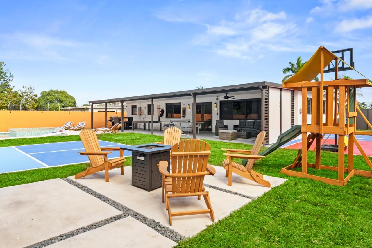 Luxury Getaway With Retreat Heated Pool And Jacuzzi L31 Holiday home *